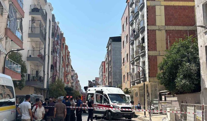 Çatıdan atlayan şahıs ağır yaralandı