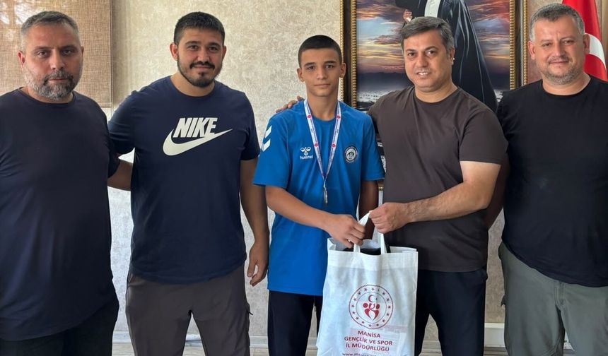 İl Müdürü Öztürk'ten Türkiye Şampiyonu Yaman'a kutlama