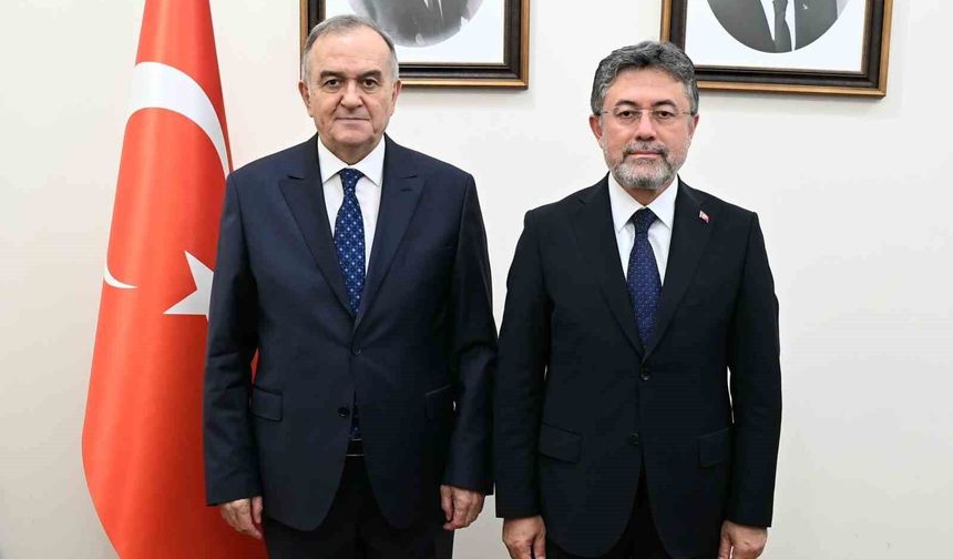 MHP'li Akçay üzüm üreticisinin sözcüsü oldu