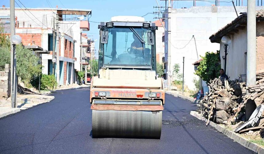 Ahmetli'de yollar sıcak asfaltla buluşuyor