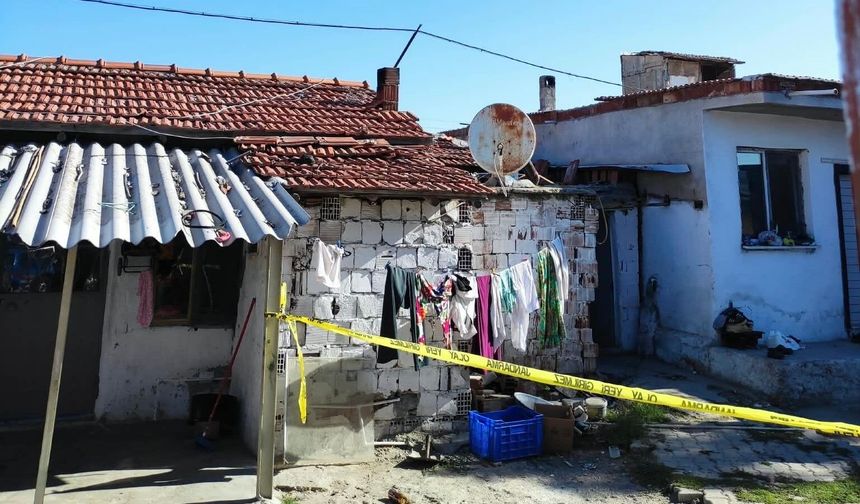 Akhisar'da eşi tarafından bıçaklanan kadın hayatını kaybetti