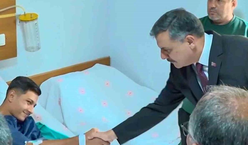 Bakan Tekin ve Bakan Çiftçi yaralı öğrencileri ziyaret etti