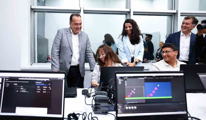 Manisa'da geleceğin yazılımcıları ilk ürünlerini ortaya çıkardı
