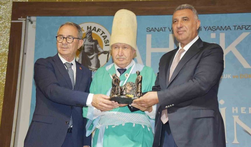 Manisa'da yılın ahisi Mehmet Akgül oldu