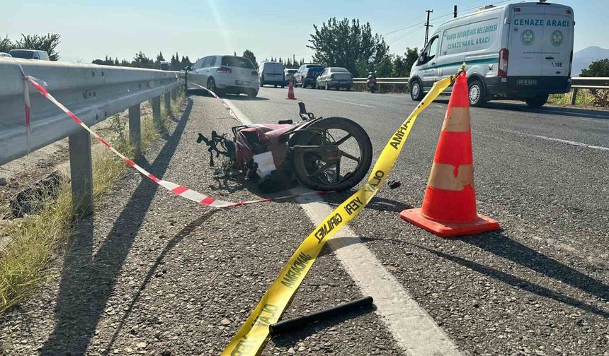 Otomobil motosiklete arkadan çarptı: 1 ölü 3 yaralı
