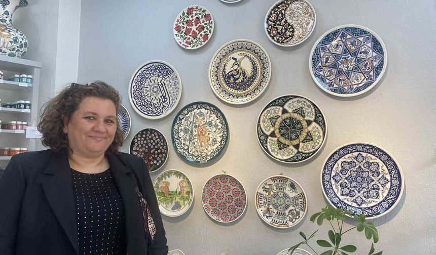 Üzümden ilham aldı, çini atölyesi açtı