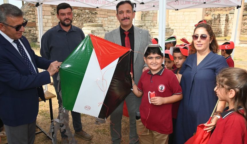 Uçurtmalar vurulmasın, gökyüzü çocuklara kalsın