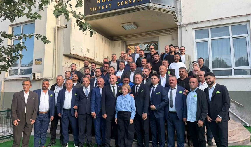 Akhisar Ticaret Borsası'nda Başkan Alhat güven tazeledi