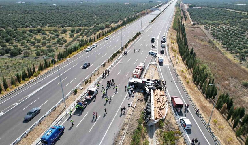 Akhisar'da 11 kişinin öldüğü kazada 2 sürücü tutuklandı