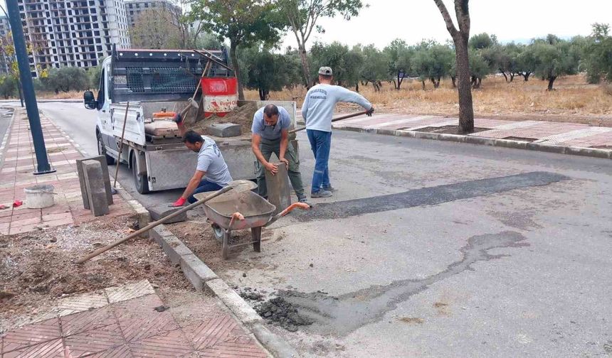 Altyapı çalışmaları sonrası tahrip olan yol ve kaldırımlar yenileniyor