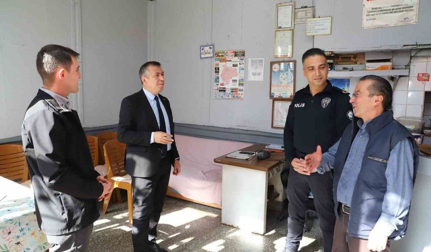 Demirci Kaymakamı Bayram'dan esnafa cuma ziyareti