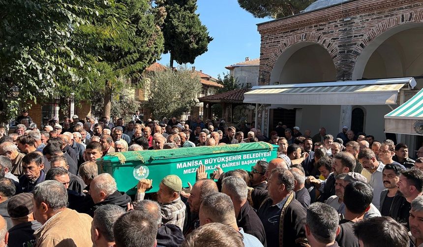 Evindeki yangını izlerken fenalaşan adam toprağa verildi