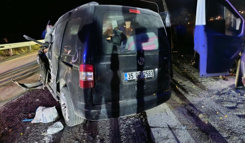 Manisa'da zincirleme kaza: 1'i ağır 5 yaralı
