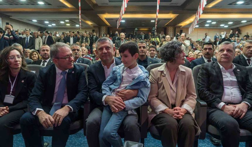 Özgür Özel'den Besim Dutlulu'nun 'parti değiştireceği' iddialarına sert tepki