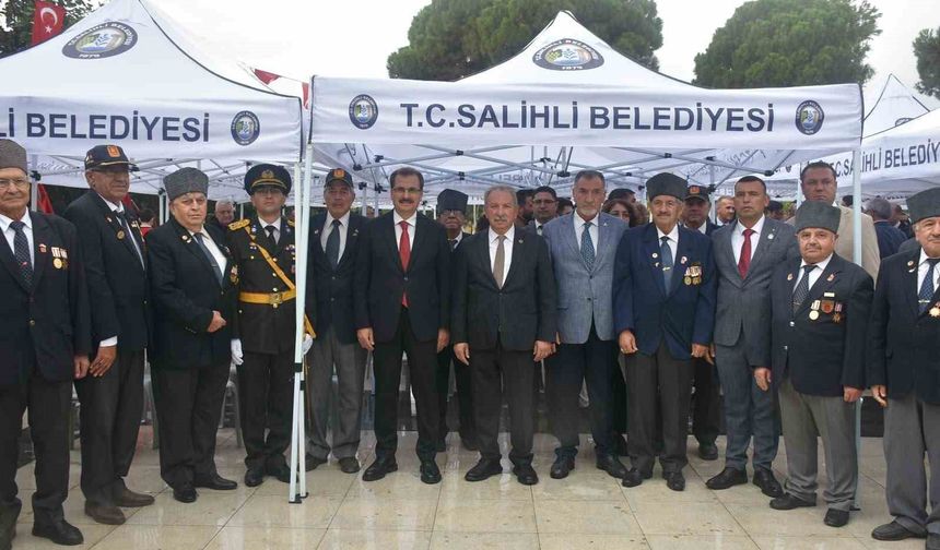 Salihli'de Cumhuriyet coşkusu başladı