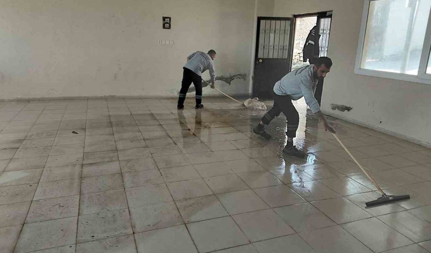Şehzadeler Belediyesinden kamu binalarına bakım çalışması