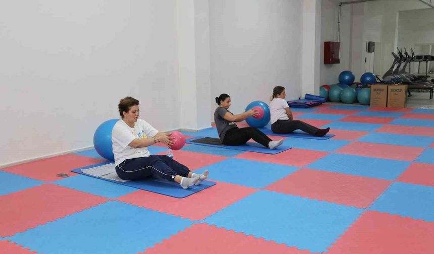 Şehzadeler'de kadınlar haftanın 5 günü sporla buluşuyor