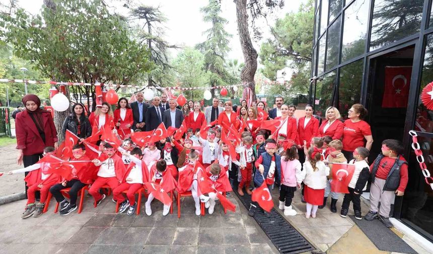 Şehzadeler'de miniklerden cumhuriyet coşkusu
