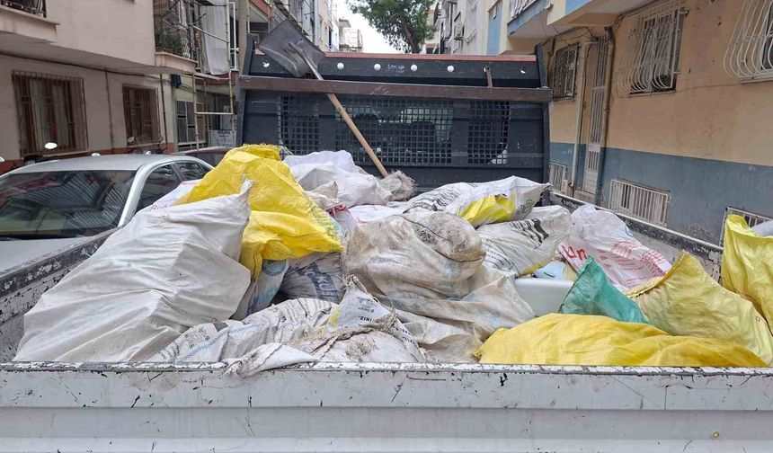 Şehzadeler'de moloz bırakanlara ceza uyarısı