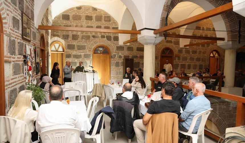 Şehzadeler'de 'Şiir Evi Etkinleri'ne yoğun ilgi