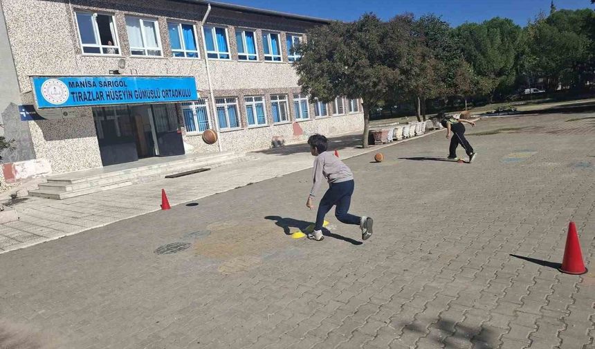 Unutulmaya yüz tutan oyunlar okul bahçelerinde hayat buluyor