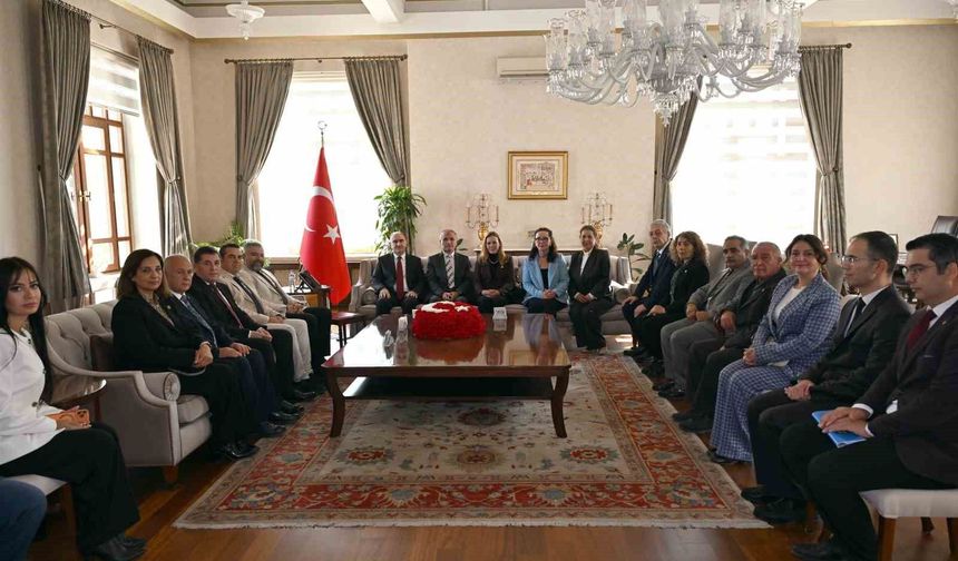 Vali Özkan muhtarların taleplerini dinledi