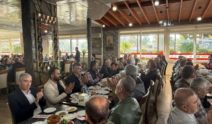 Yüksel ve ekibi Kula'da üyelerle buluştu