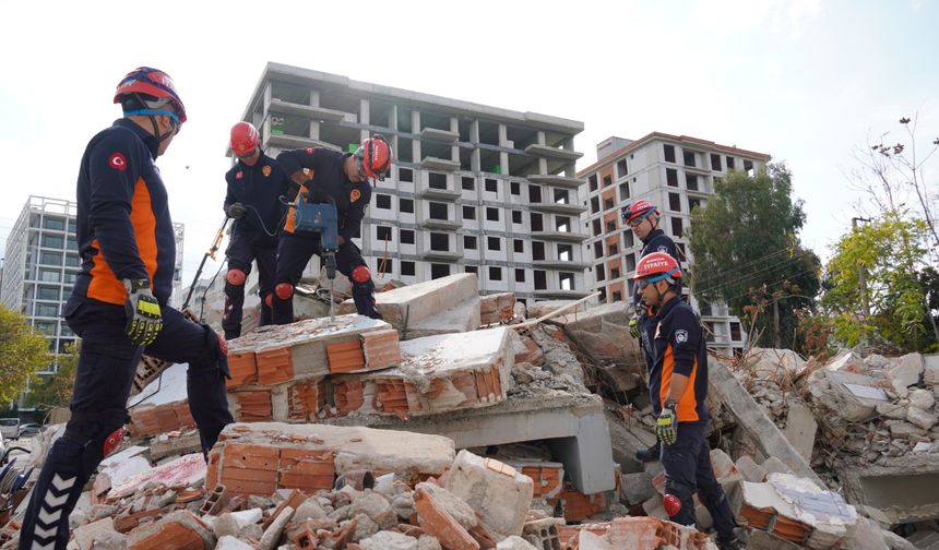 İzmir Depreminin yıldönümünde Bölgesel tatbikat