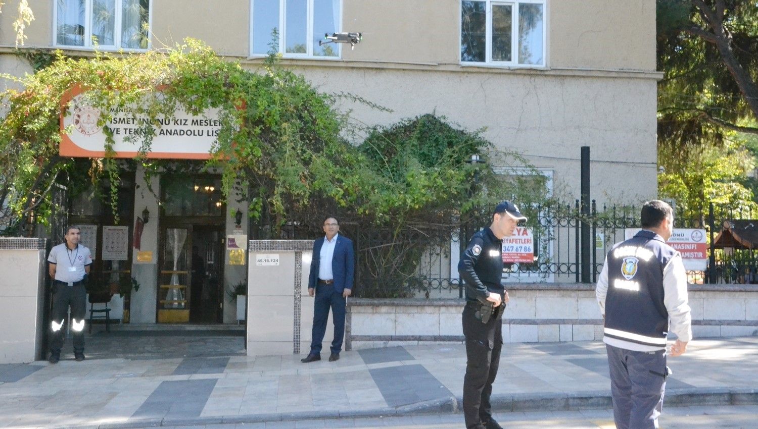 Manisa'da okul çevrelerinde sıkı denetim