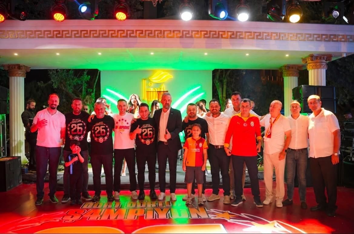 Salihli'de Galatasaraylılardan öğrencilere burs desteği