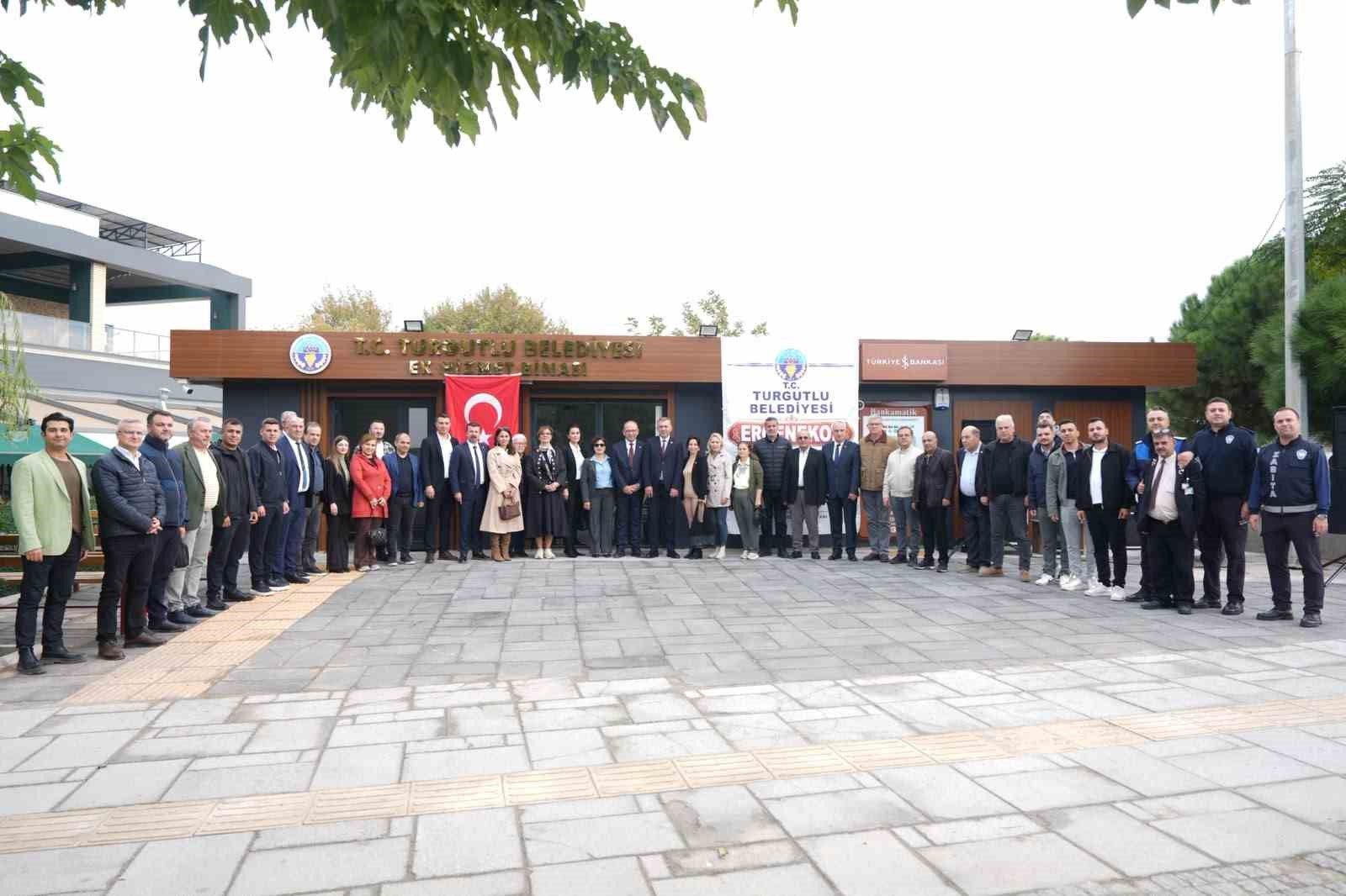Turgutlu'da belediye hizmeti vatandaşın ayağına geldi